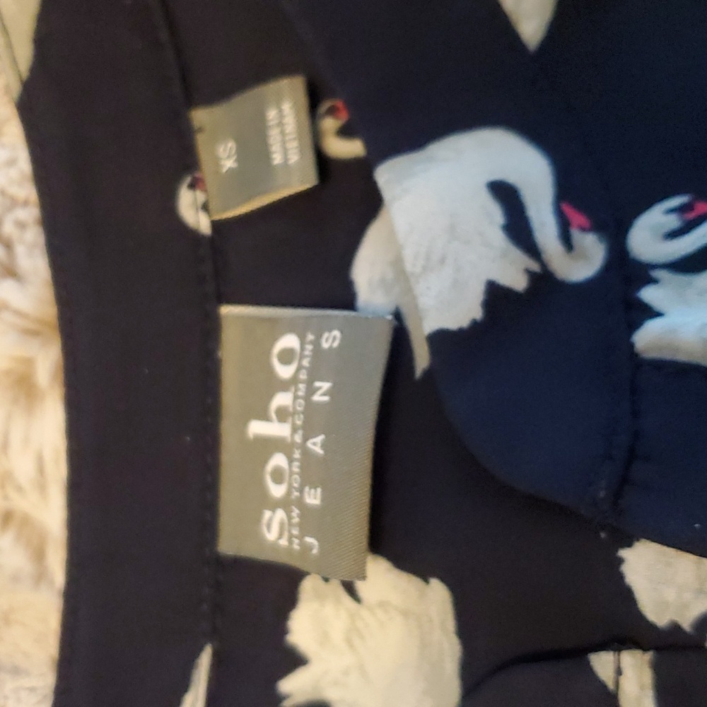 Swan Top 🦢 - Picture 2 of 5